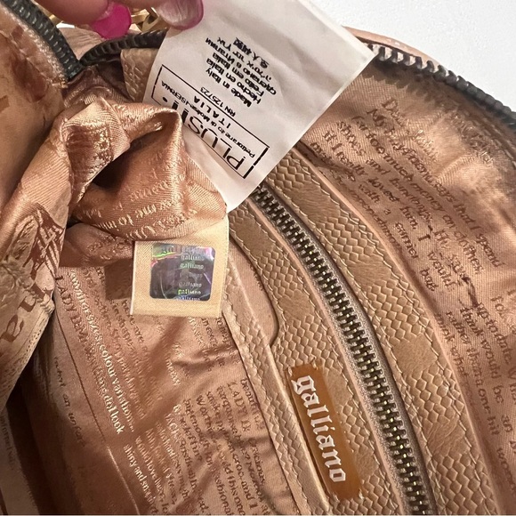 $600 Vintage GAILLIANO (w Hologram Tag) Tan Leather Bag w Gold Tags - Picture 4 of 16